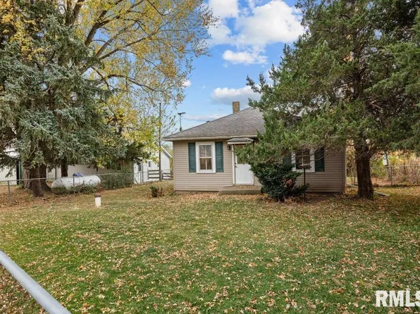 2215 62nd Ave, Aledo, IL 61231