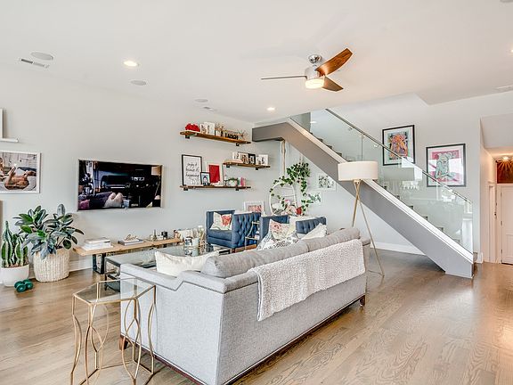 2nd image of 1617 W Grand Ave #4W