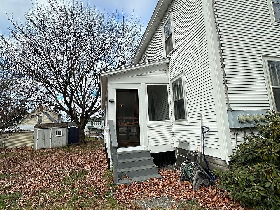 Entrance to porch that spans both units.