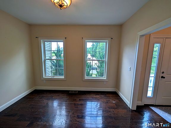 4th image of 79 High Ledge Circle