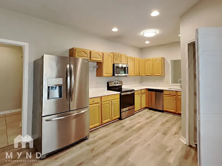 6041 Spring Creek Ct — Photo 2