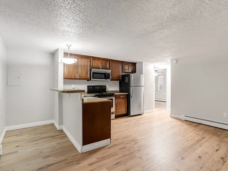 222 Logan — Photo 40