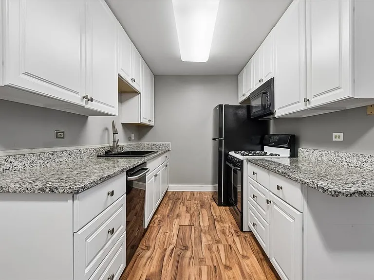 441 Park Ridge Ln #G — Photo 3