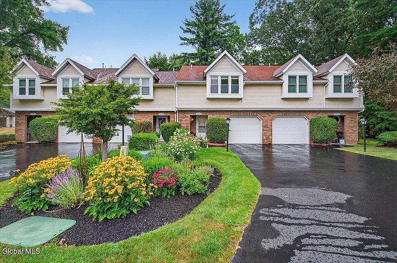 2nd image of 4028 Chaucer Place