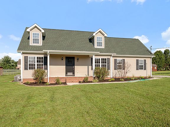 3rd image of 141 Broomsage Cir