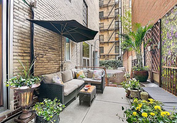 3rd image of 140 E 40th St APT 1C