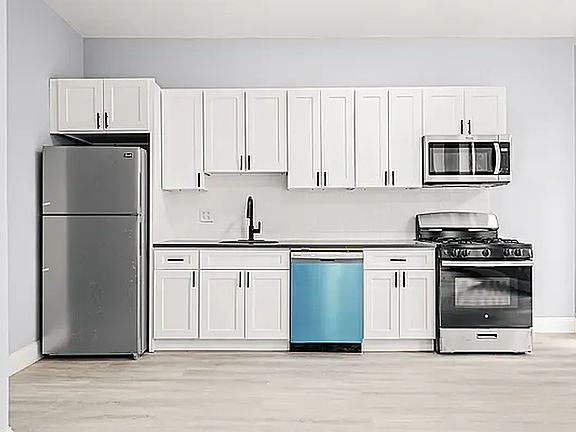 4th image of 436 Saint Nicholas Ave #2
