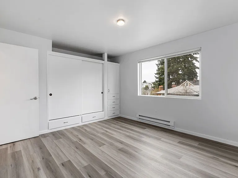 The Hallmark Apartments — Photo 36