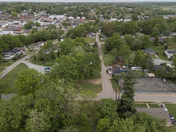 5th image of 230 Mackie Ave