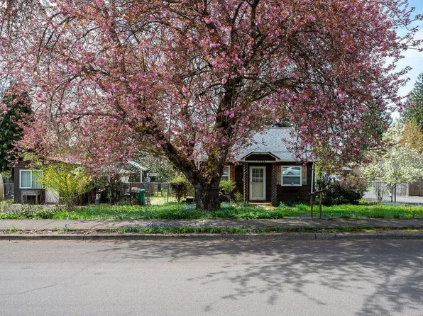 18325 Meinig Ave, Sandy, OR 97055