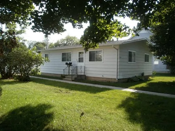717 3rd Ave SW, Waverly, IA 50677