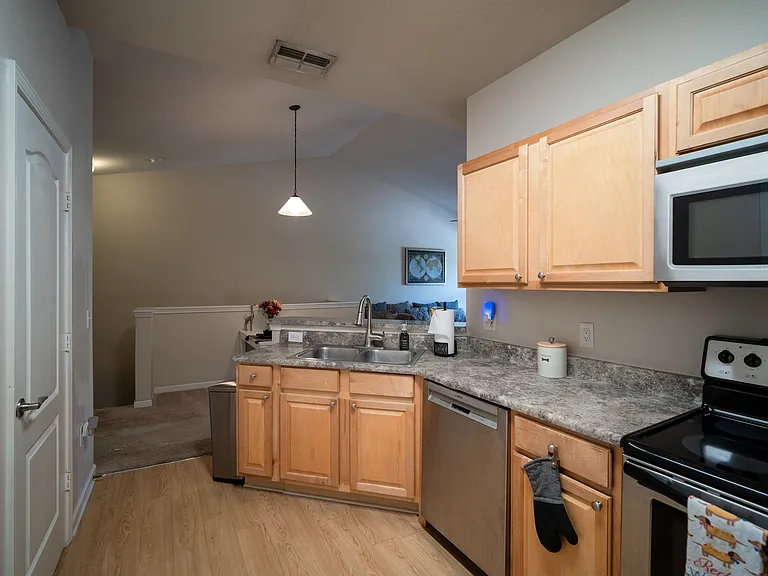 18107 Villa Creek Dr #18107 — Photo 4