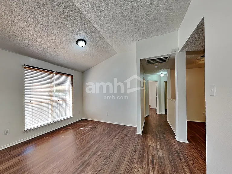 5713 Stone Meadow Ln — Photo 7