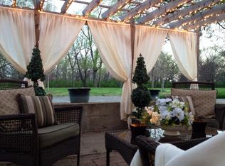 2400 SW Shunga Dr, Topeka, KS 66611