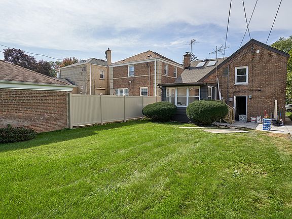 2nd image of 9651 S Claremont Ave
