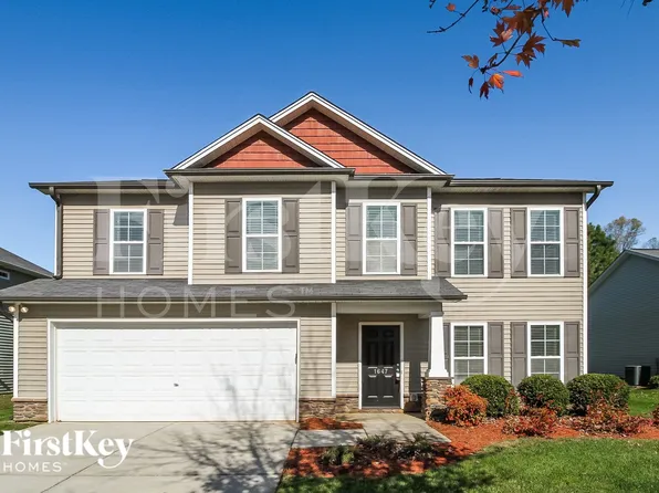 1647 Crestlawn Trl, Pfafftown, NC 27040
