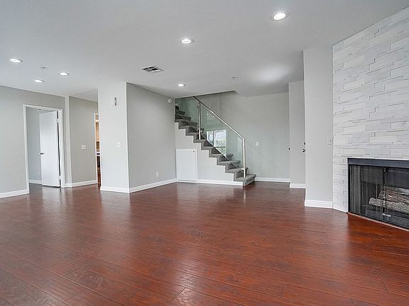 2nd image of 1414 Fremont Ave Unit A