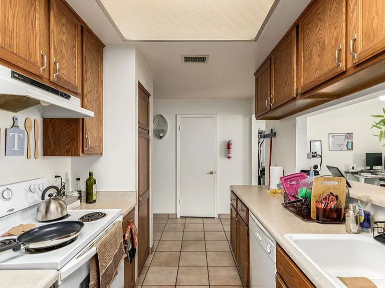 500 N Roosevelt Ave #115-1 — Photo 18