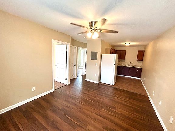 3rd image of 1222 Fenfield Ave #2