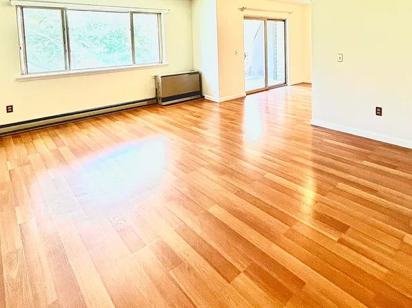 248 Quarry Hill Rd APT 73, South Burlington, VT 05403