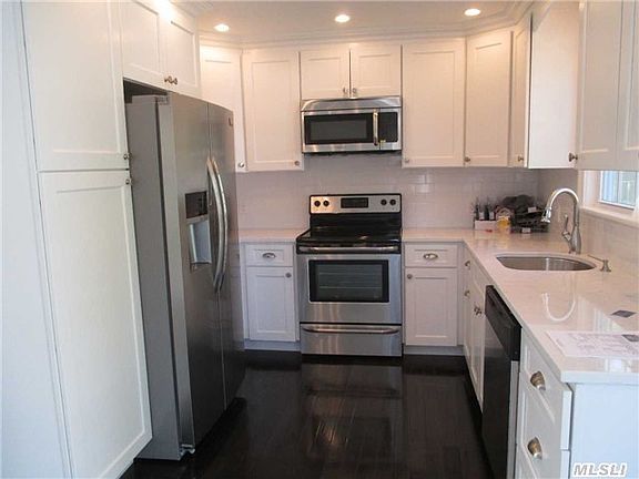 3rd image of 420 2nd St