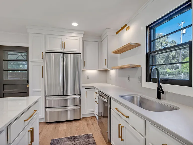 313 James Ave — Photo 31