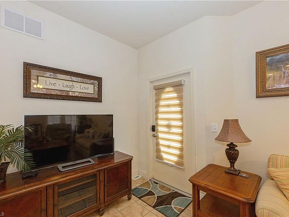5th image of 11701 Larson Dr #B