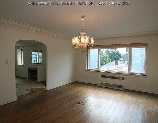 3rd image of 1570 Kanawha Blvd E APT 400