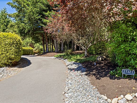 3rd image of 27323 Balmoral Place NE