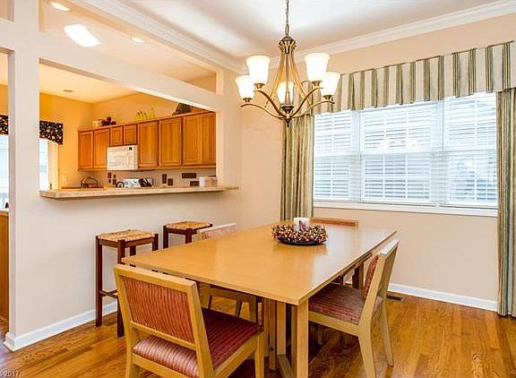5th image of 33 Coldwater Ln