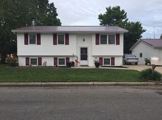 106 Belvedere Cir, Brighton, IL 62012