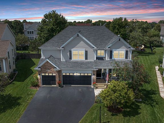 3rd image of 10447 Eastwood Dr