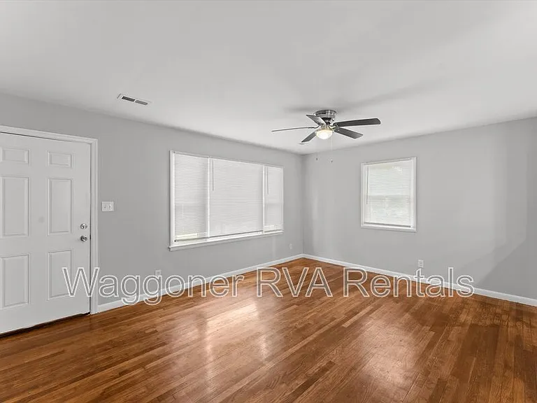 924 Kingsway Rd — Photo 27
