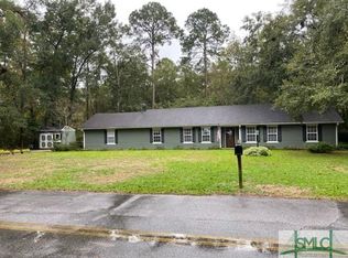 901 Queens Ct, Hinesville, GA 31313