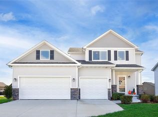 200 Dunham Dr, Waukee, IA 50263