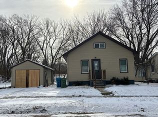 513 W Wellington St, Waterloo, IA 50701