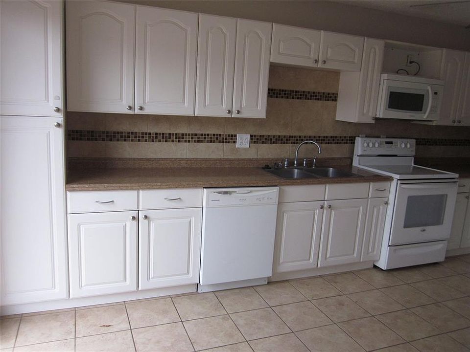 Large Kitchen and pantry