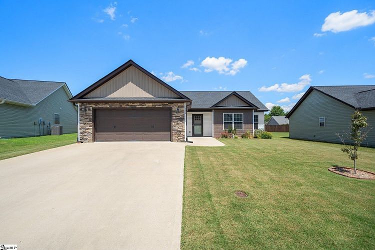 1st image of 446 Peaksview Dr