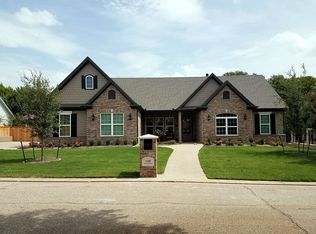 105 Foxview Dr, Waco, TX 76708