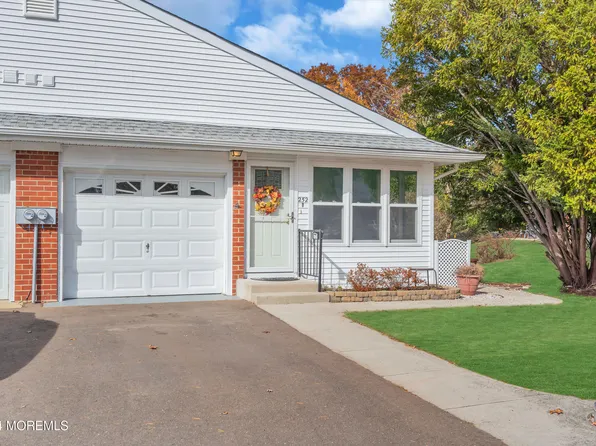 252 B Columbine Court, Whiting, NJ 08759