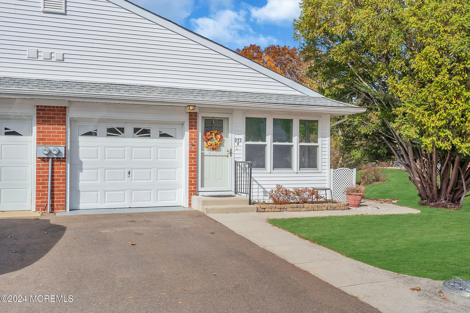 252 B Columbine Court photo 1