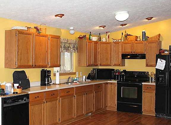 3rd image of 445 Meadowcrest Ct
