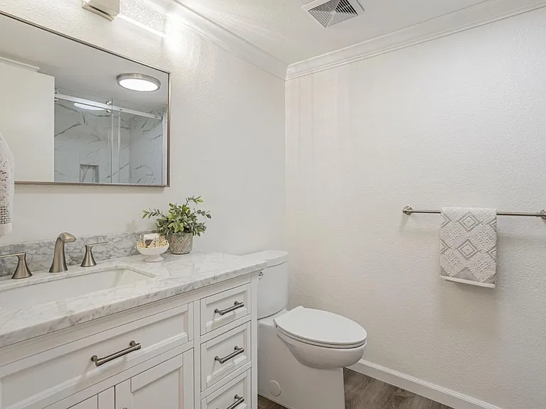 133 Cheltenham Way — Photo 2