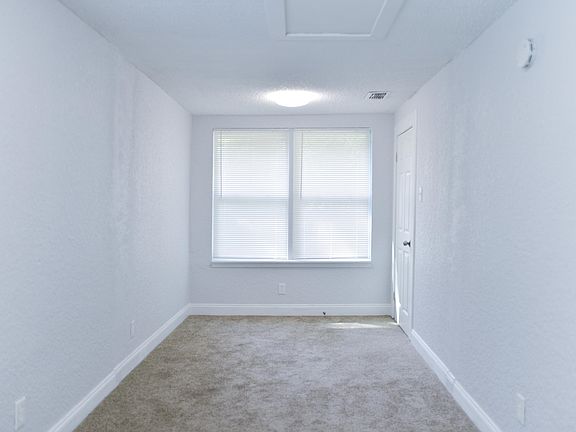 3rd image of 1085 Odessa Dr N