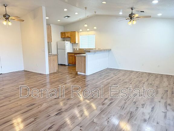 5th image of 2506 E Randall Dr