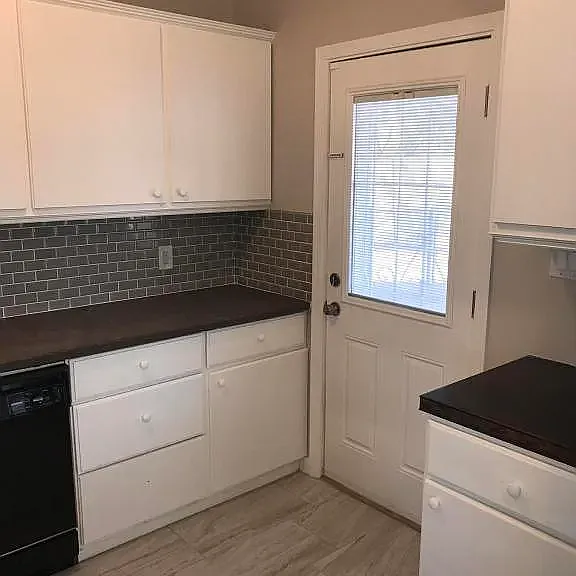 653 W Coolidge Pl — Photo 7