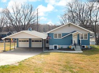 21851 Chestnut Rd, Council Bluffs, IA 51503