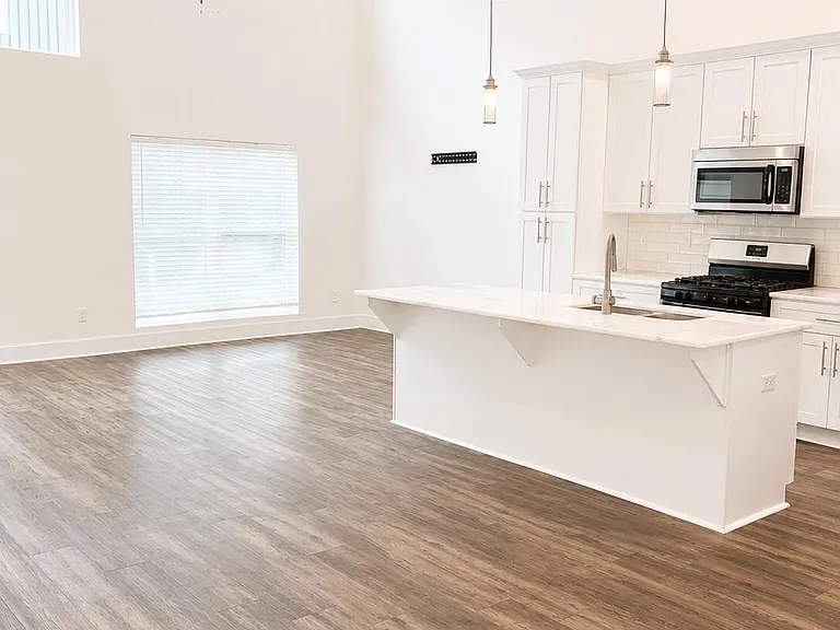 113 Highland Park Ln — Photo 3