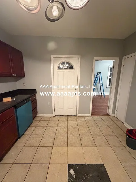 2 bed, 1.0 bath, $2,500 — Photo 3