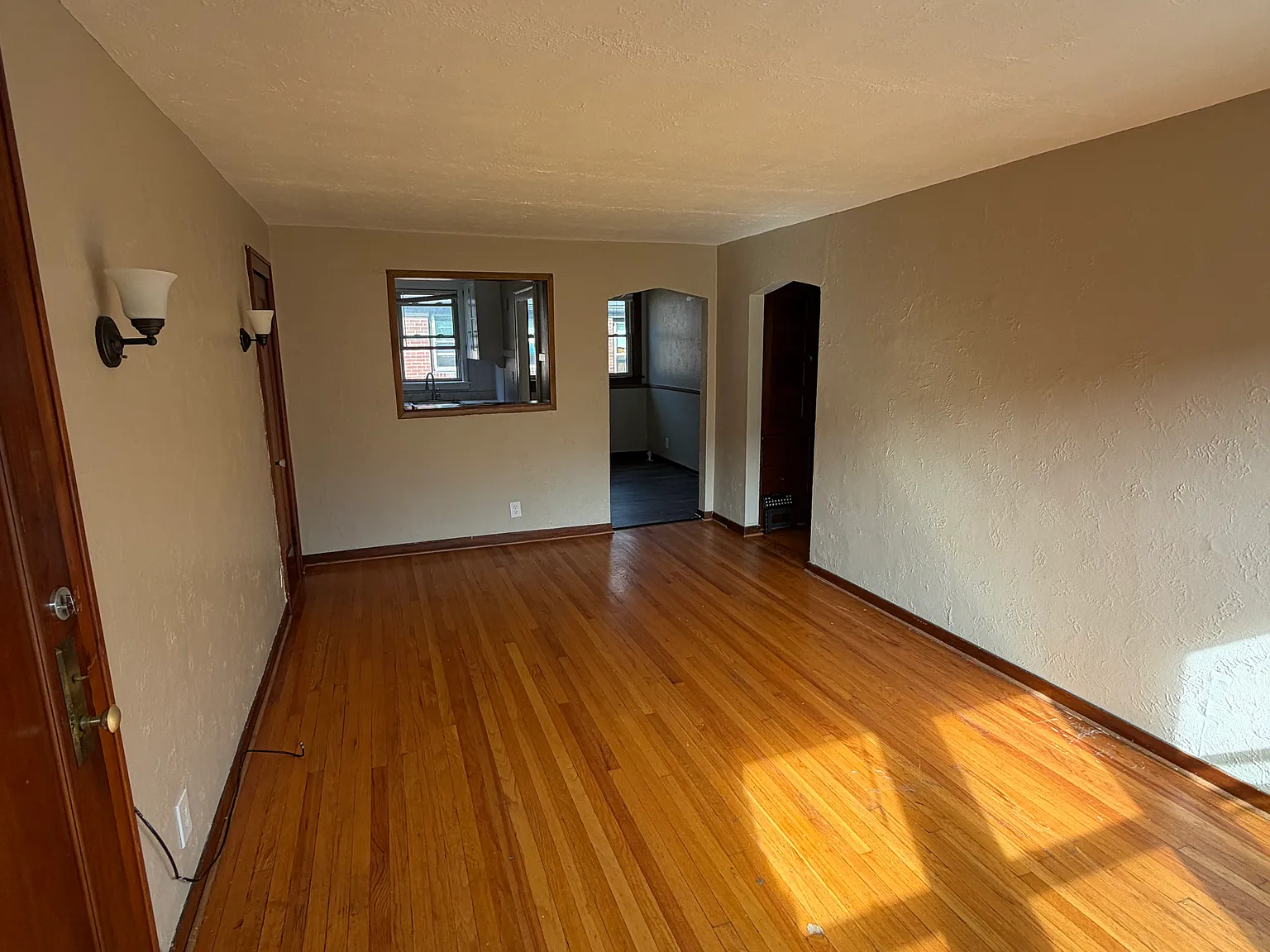 2 bed, 800 sqft, $1,250 — Photo 2